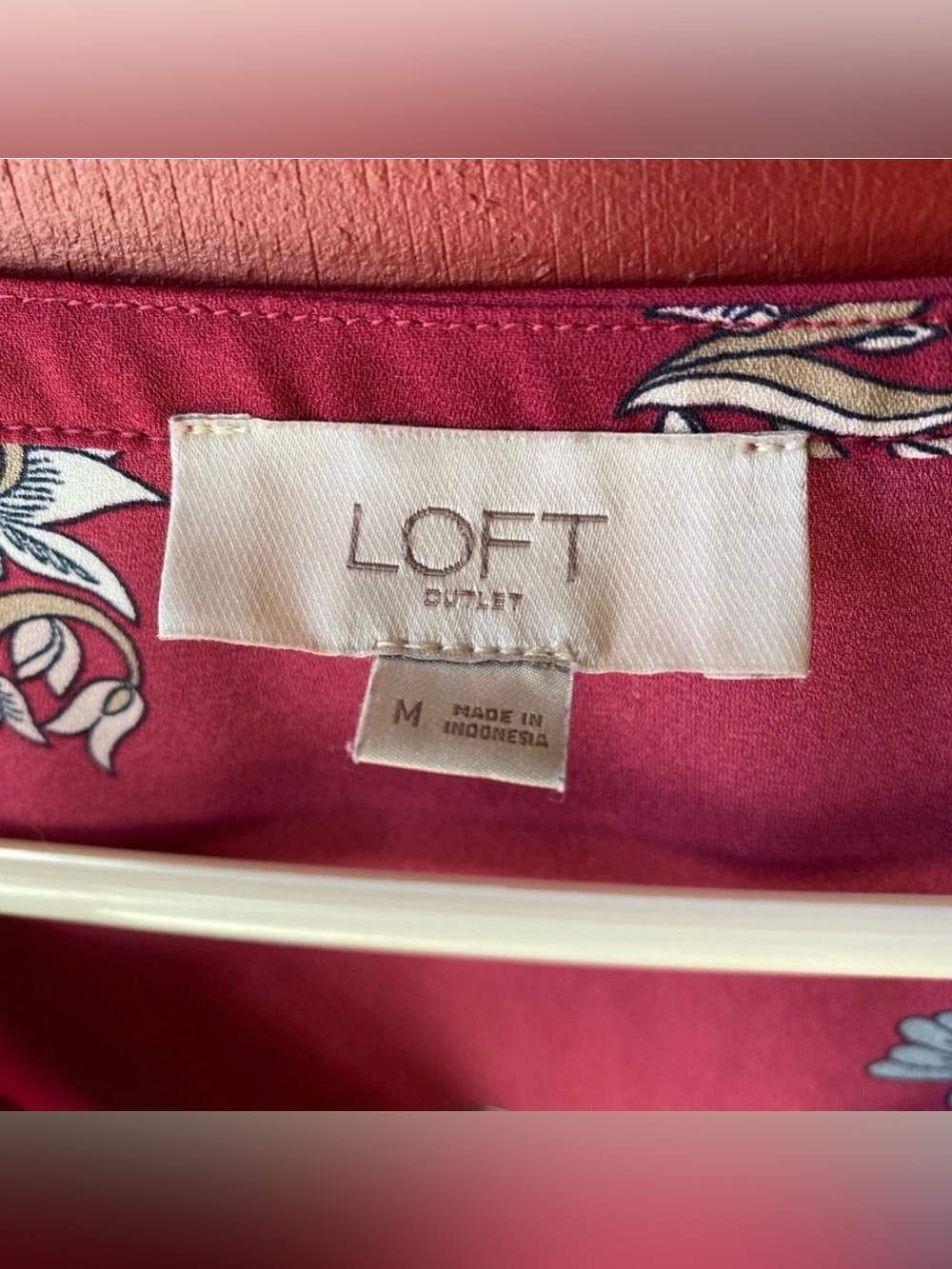 Loft Outlet Women’s Size 14 Burgundy Floral Pullover Top Blouse Lovely EUC - Picture 4 of 5
